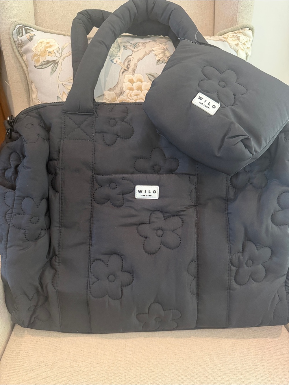 Wilo Quilted Floral Black weekender bag  with Matching Pouch
